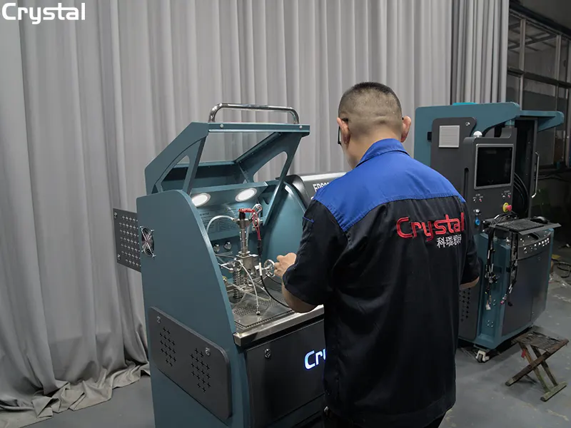 Crystal builds 2,600 bar with ±0.1 MPa accuracy