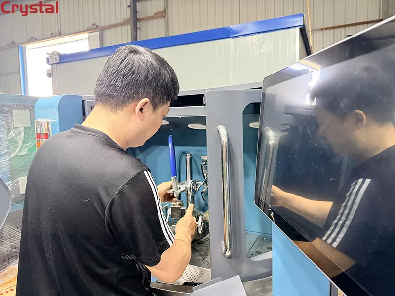 Crystal controls fluid temperature: 110°F–115°F for ±1% accuracy